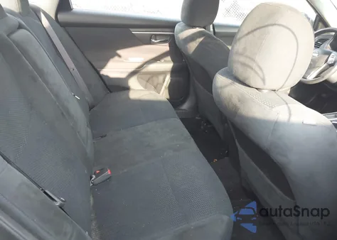 2015 Nissan Altima 2.5 S z USA, uszkodzony, nr VIN 1N4AL3AP7FN366483